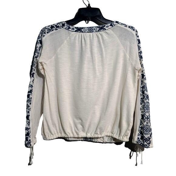 Anthropologie Akemi + Kin Merewen Embroidered Peasant Top - Picture 3 of 6